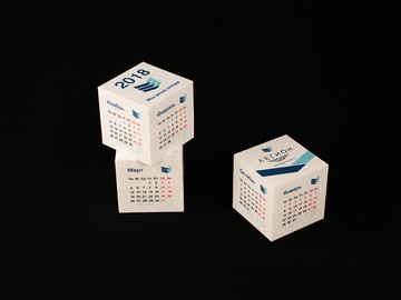 Магнитные кубики календаря